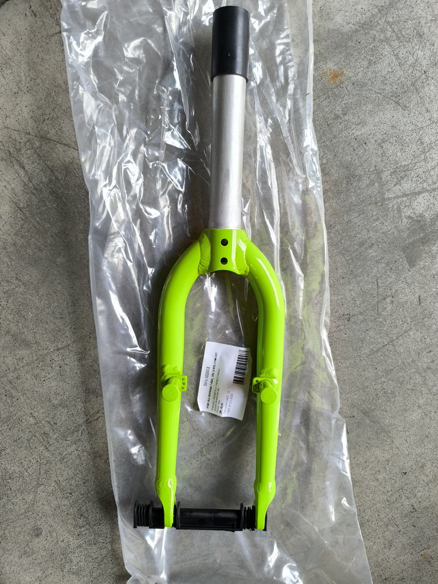 VP.BIC.VILA OFARBANA TVRDA_ VILE 16"MTB 173MM 2027